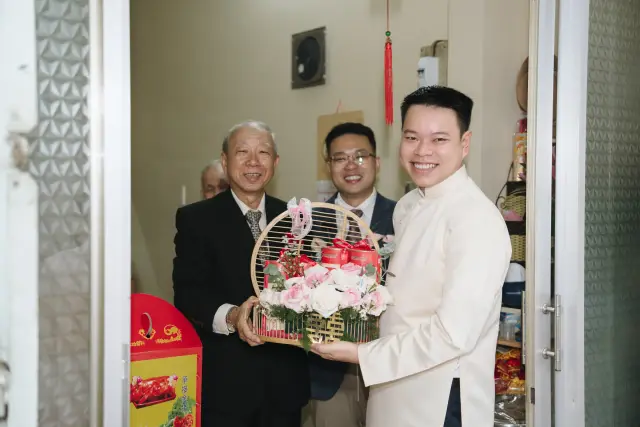 Ảnh 100 của Lễ 2