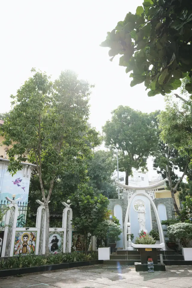 Ảnh 2 của May 1